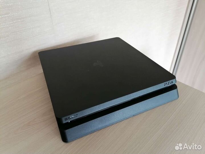 PS4 Slim 1Tb+2джоя, классные игры