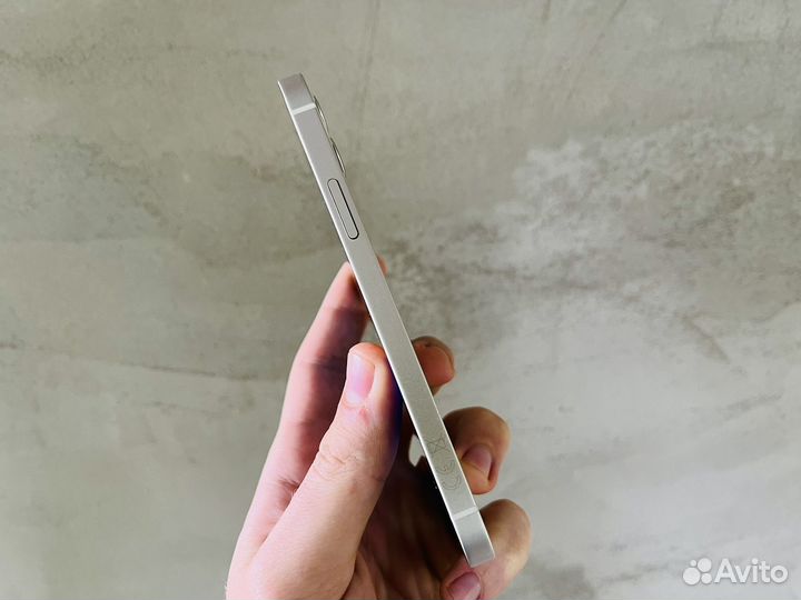 iPhone 12, 64 ГБ