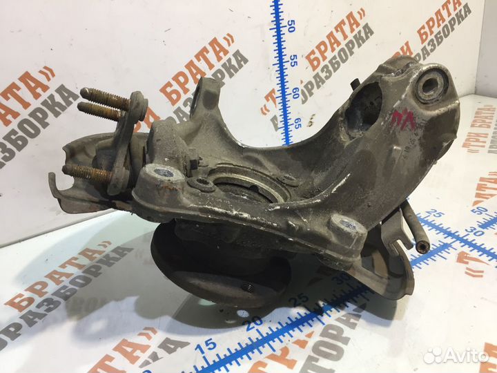 Кулак поворотный ступица передняя левая Лев