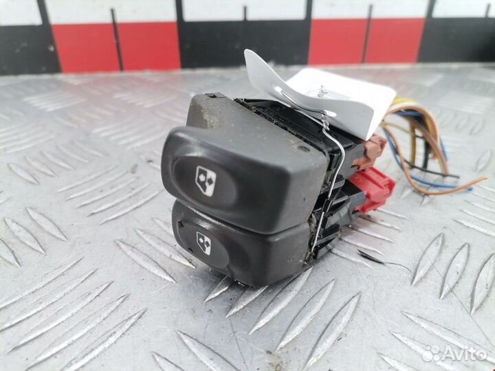 Блок управления стеклоподъемниками Renault Scenic