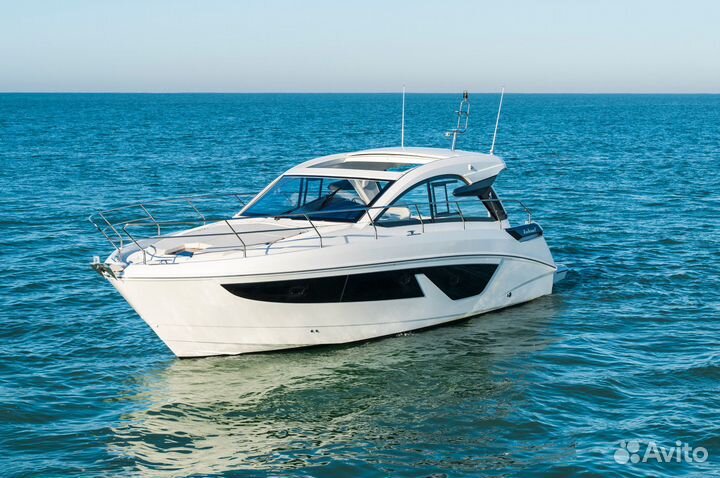 Моторная яхта Beneteau Gran Turismo 41