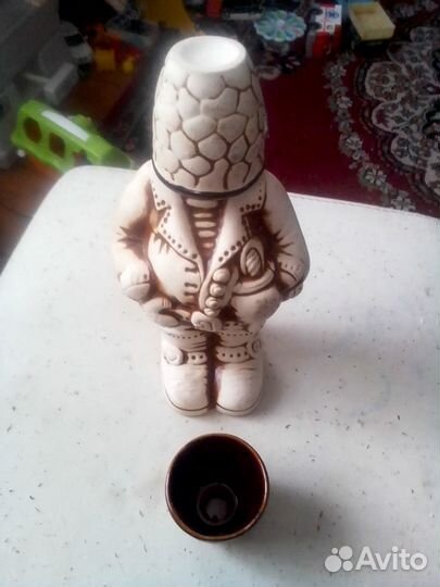 Глиняная бутылка