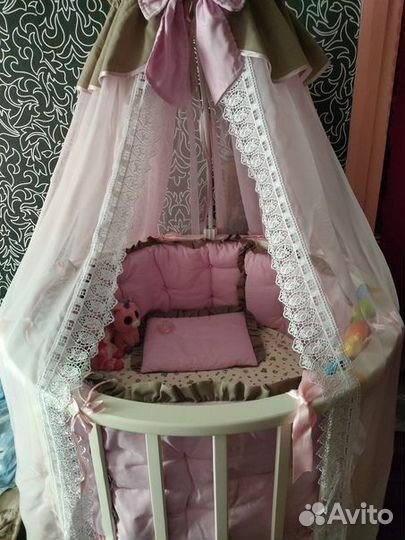 Кровать с балдахином