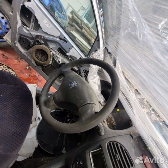 Руль на пежо 206