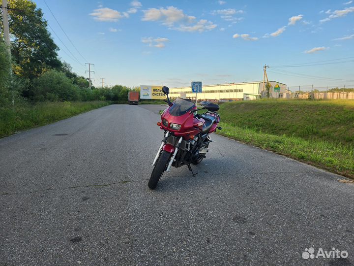Yamaha FZS600