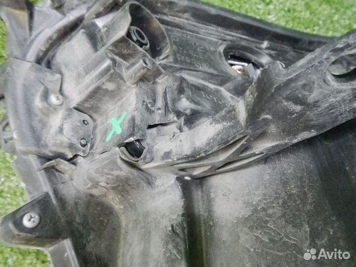 Фара правая Toyota RAV4