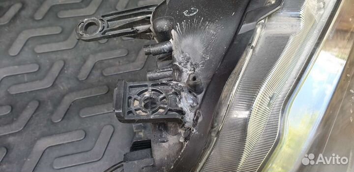 Продам оригинальные передние фары Икстрэйл 32