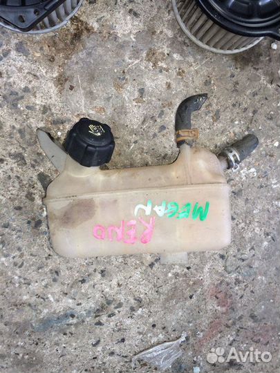 Бачок расширительный Renault Megane F4R1771