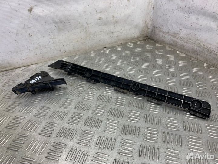 Кронштейн бампера задний правый Toyota Camry V40