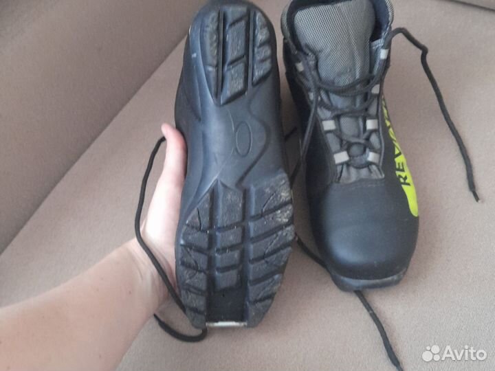 Лыжные ботинки