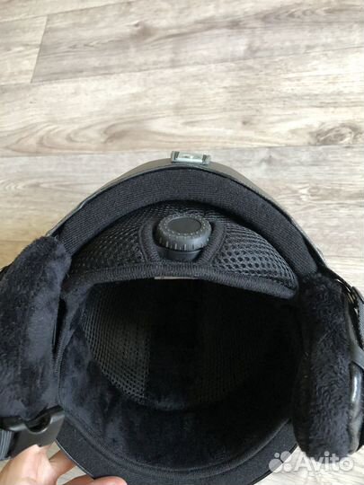 Горнолыжный шлем