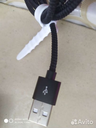 Зарядный кабель pzoz на iPhone