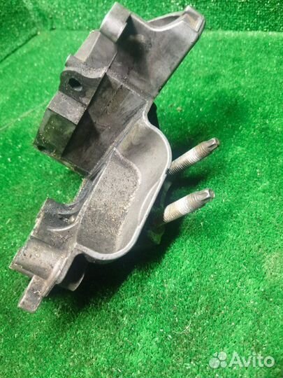 Кронштейн опоры двигателя Volvo S40 II 1.6 2006