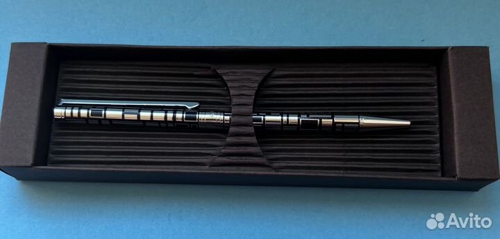 Шариковая ручка 