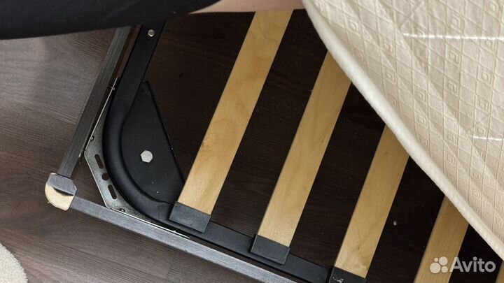 Двуспальная кровать 160*200 с матрасом б/у