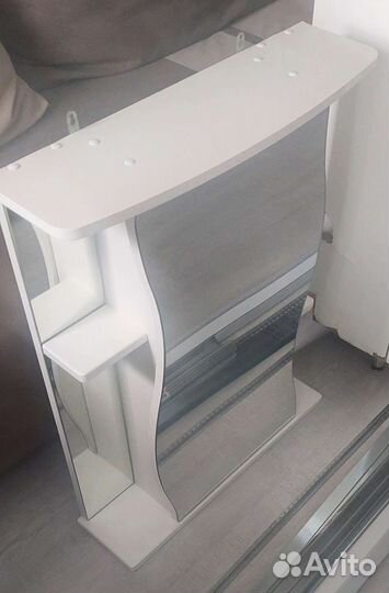 Полка настенная навесная, тумба с раковиной