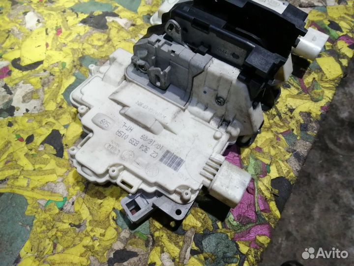 Замок задней двери VW Passat B6 B7 Tiguan