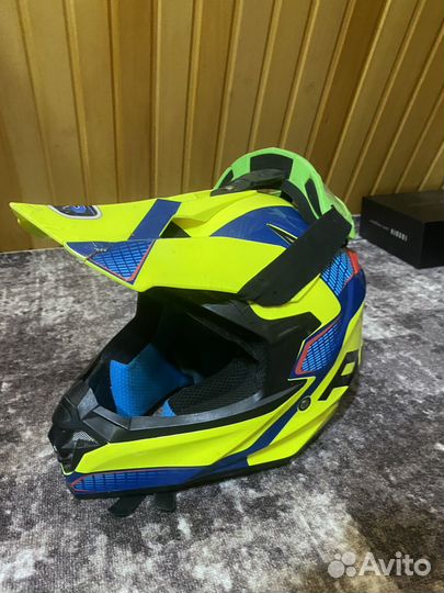 Кроссовый шлем