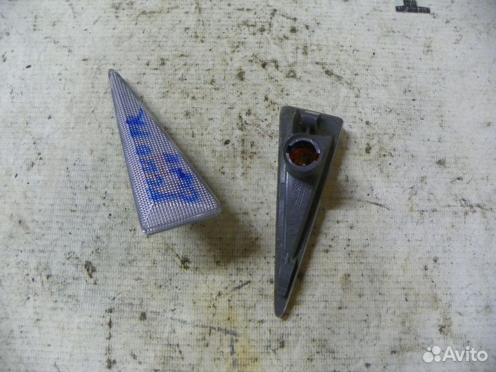 Повторитель в крыло Renault Scenic