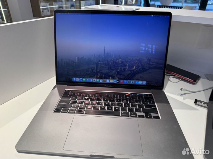 Macbook pro 16 2019 i7