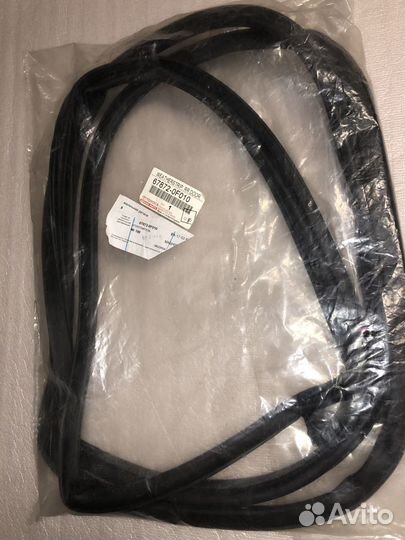 Уплотнитель toyota corolla verso 678720F010