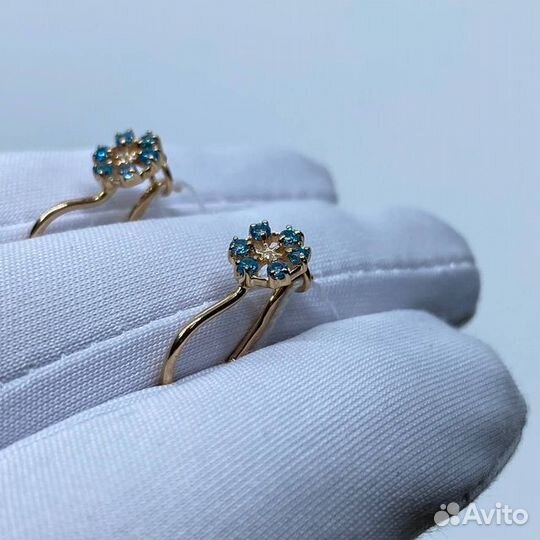 Золотые серьги с камнем