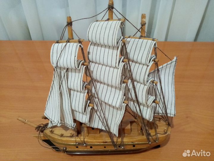 Модель корабля