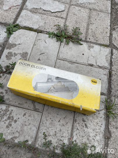 Доводчик дверной.Новый