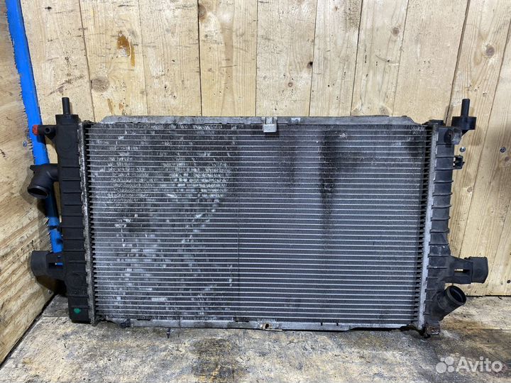 Радиатор основной Opel Astra H, Zafira B 128086