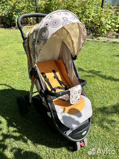 Прогулочная коляска