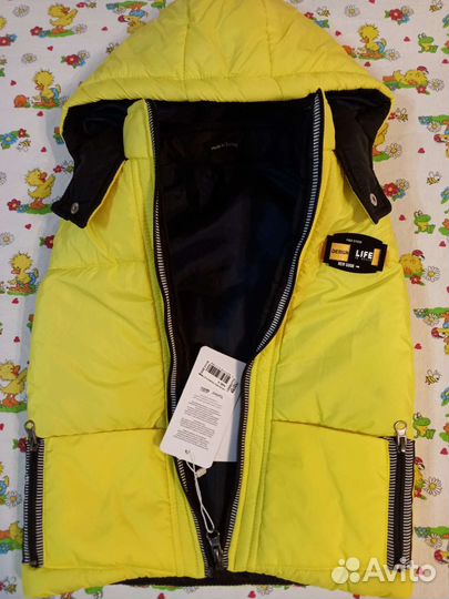 Жилетка новая возраст 4-5 лет,Турция