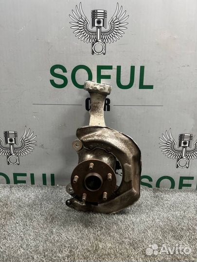 Кулак поворотный передний правый Lexus Ls460