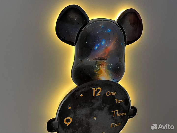 Часы настенные Bearbrick с LED подсветкой