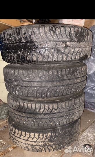 Bridgestone Ice Cruiser 7000 225/70 R16