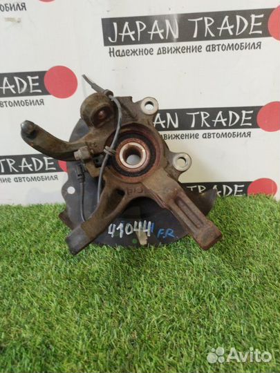 Ступица передняя правая Nissan Serena C24 QR20DE