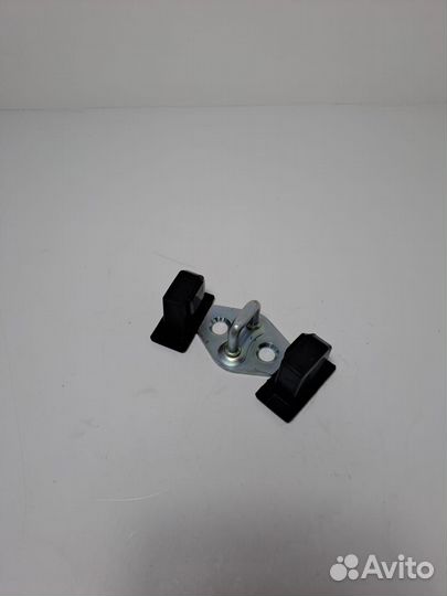 Ответная часть(петля) замка багажника Hyundai-Kia