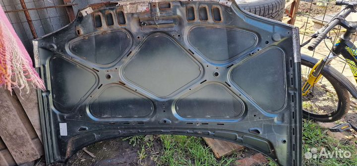 Капот на chevrolet niva