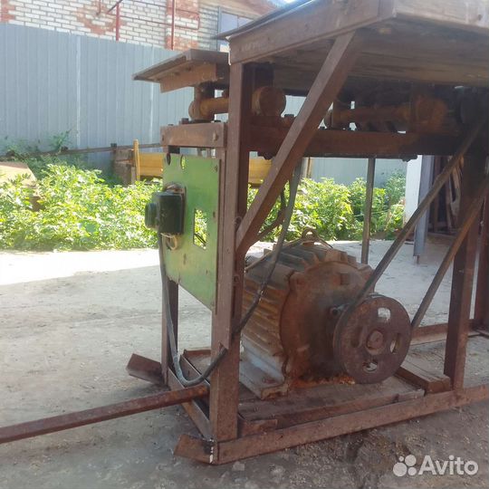 Станок деревообрабатывающий