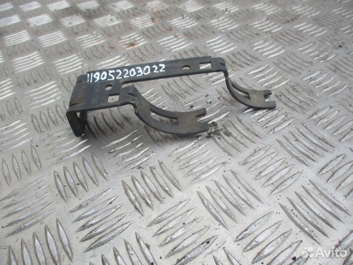 Кронштейн Volvo 21841461