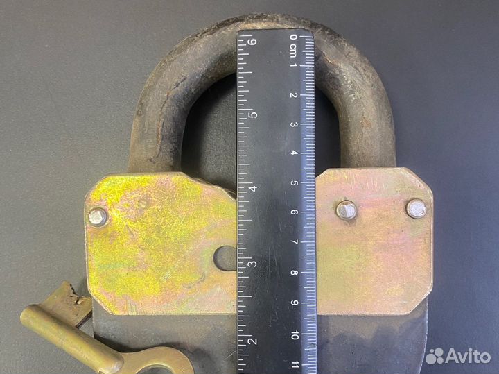 Замок амбарный навесной