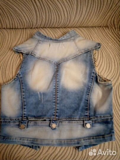 Джинсовая жилетка для девочки