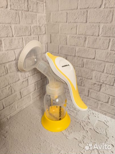 Молокоотсос medela ручной