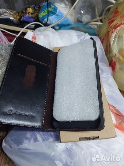 Samsung A8Кожанный чехол и прозрасный флип