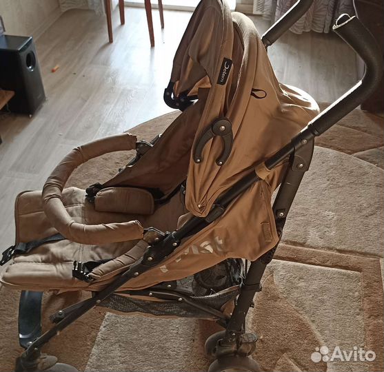 Прогулочная коляска трость