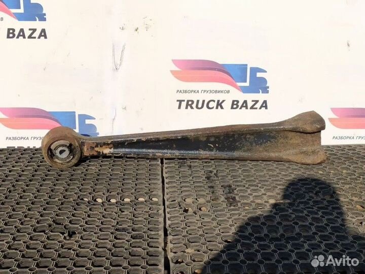 Тяга реактивная продольная левая