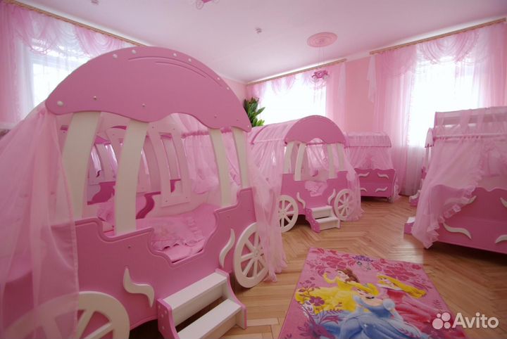 Детская кроватка карета