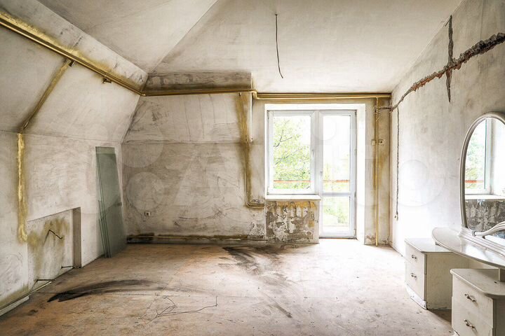 Коттедж 809,1 м² на участке 30 сот.