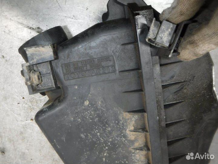 Корпус воздушного фильтра Toyota Corolla 120 4ZZ