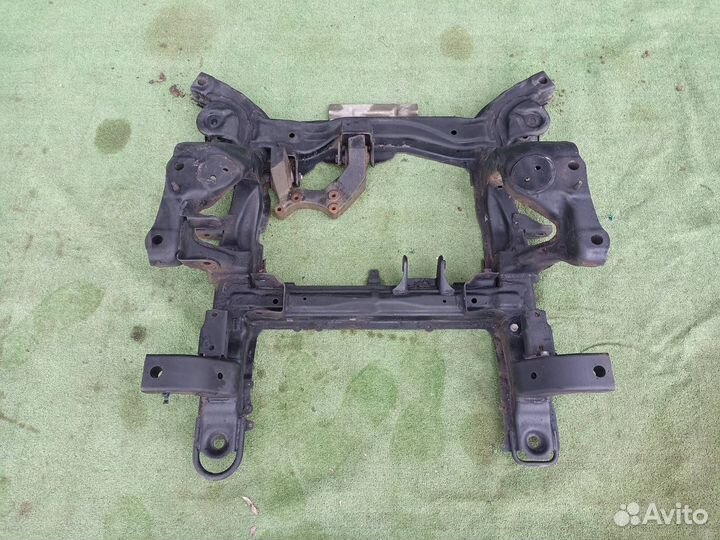 Подрамник передний Suzuki Grand Vitara