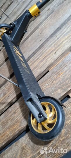 Трюковой самокат